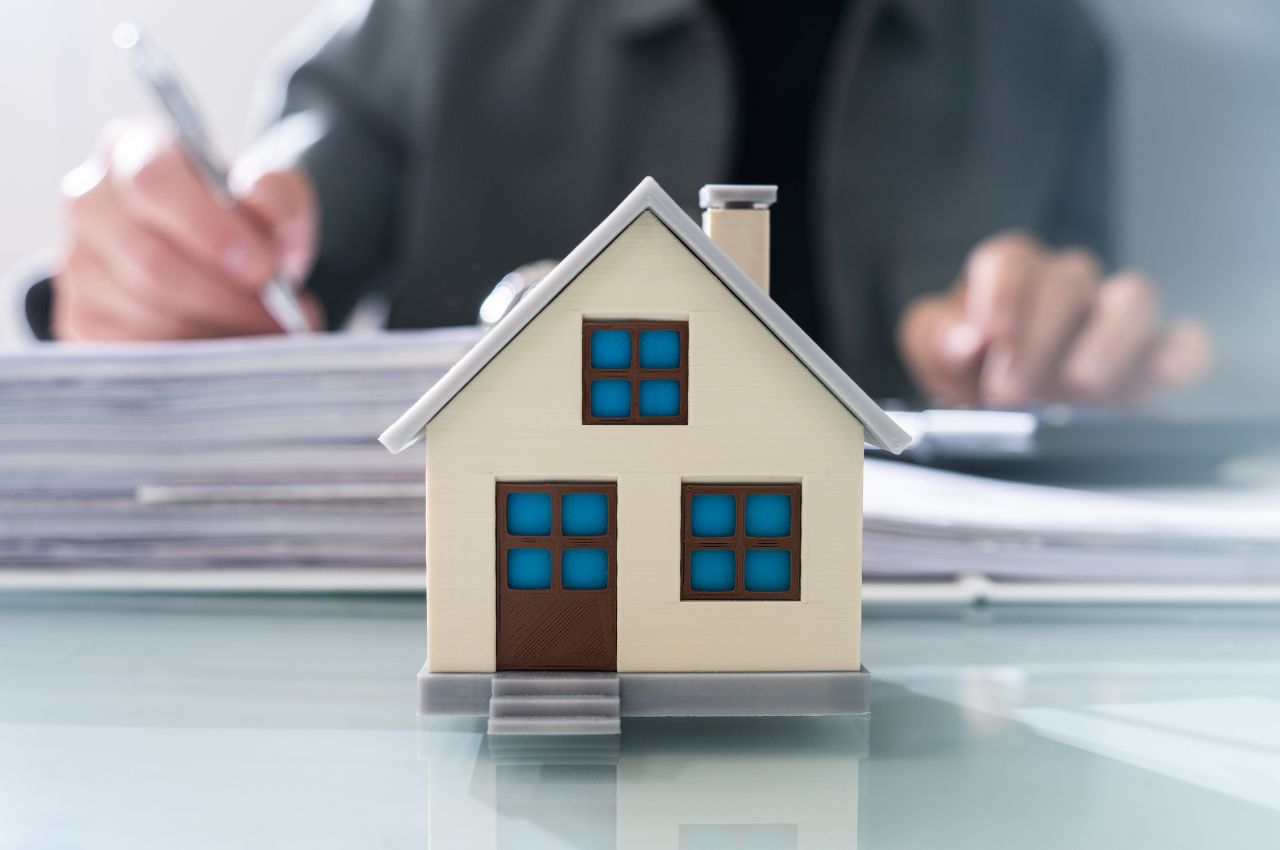 Streamlining Your Rental Process with Innovative Tenant Screening Solutions 3 property management background check