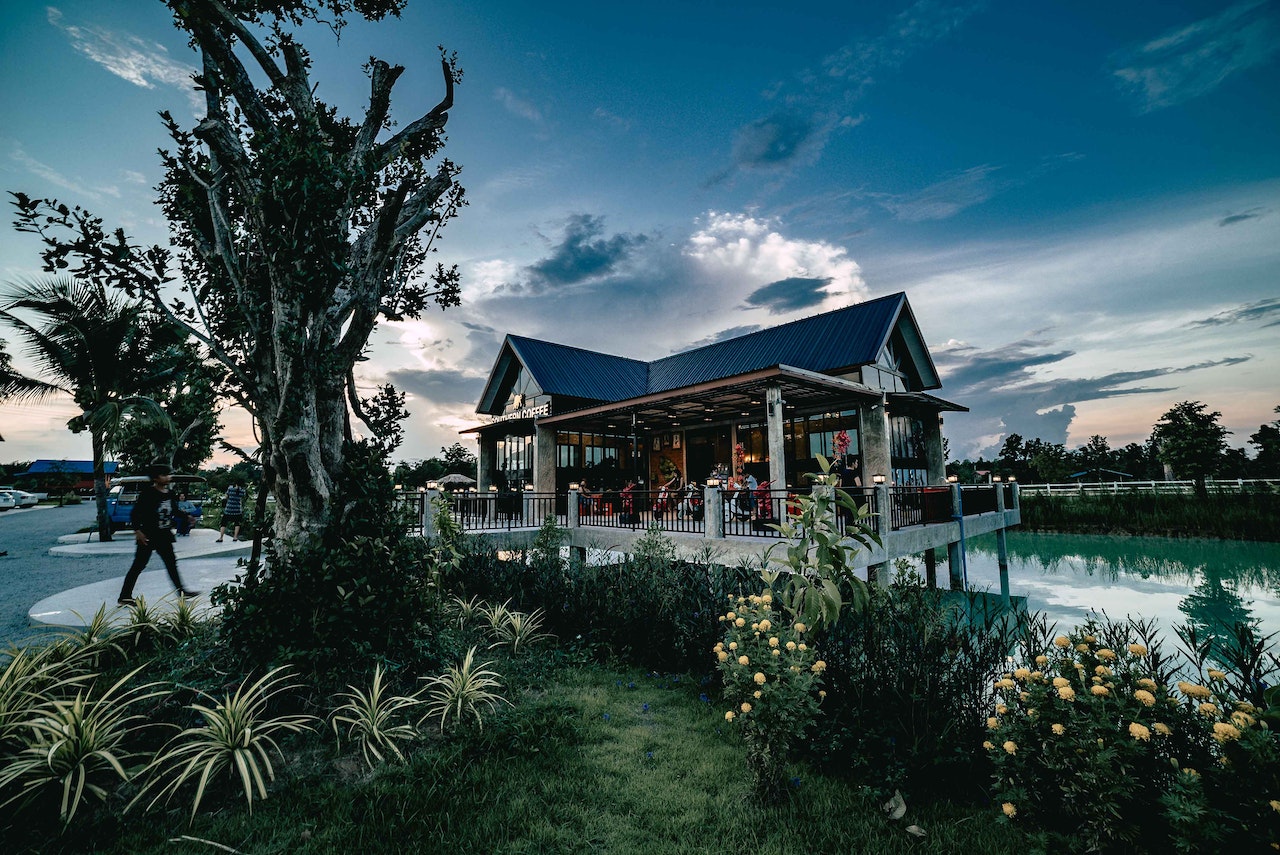 The Ultimate Guide to Guest Screening for Airbnb & Short-Term Rentals 12 Screen Long Term Booking Guests on Airbnb