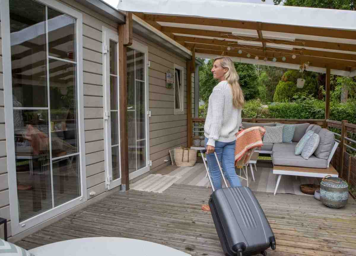 How to Keep Your Rental Booked Year-Round: Tips for Every Season 3 year round rentals Seasonal